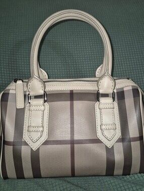 Burberry Boston bag